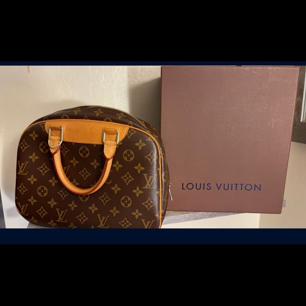Clean Louis Vuitton Deauville